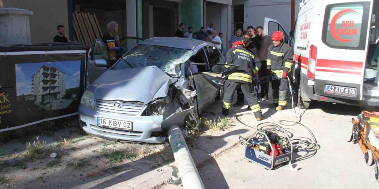 Konya’da İşçi Servisi İle Otomobil Çarpıştı: 5 Yaralı