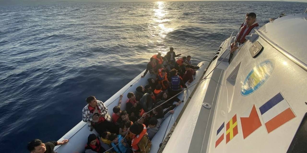 Ayvacık Açıklarında 30’u Çocuk, 75 Kaçak Göçmen Yakalandı