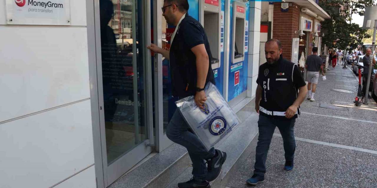 İzmir’de 300 Milyonluk Vurgunla İlgili Bankada Arama