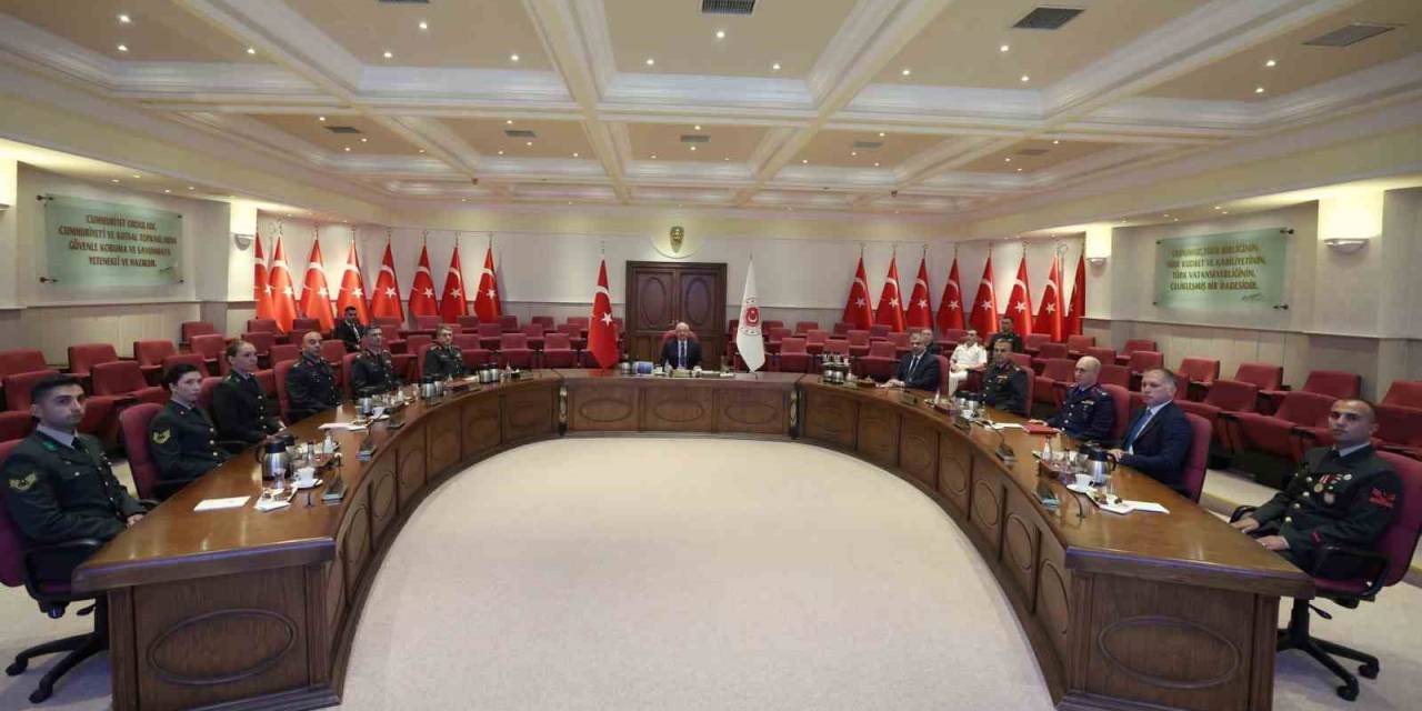 Bakan Güler, Kara Kuvvetlerinin 2 Bin 233’üncü Kuruluş Yıl Dönümünü Kutladı