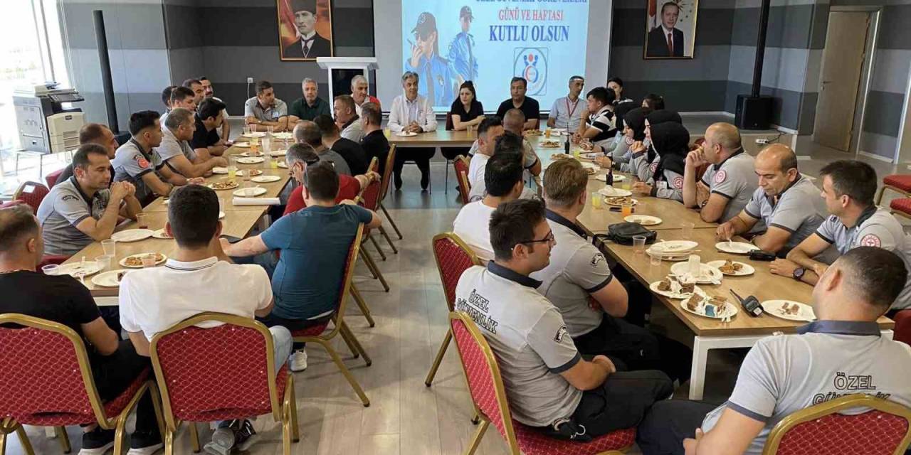 Başhekim Prof. Dr. Kuyrukluyıldız, Hastanede Görev Yapan Güvenlik Personelleriyle Bir Araya Geldi