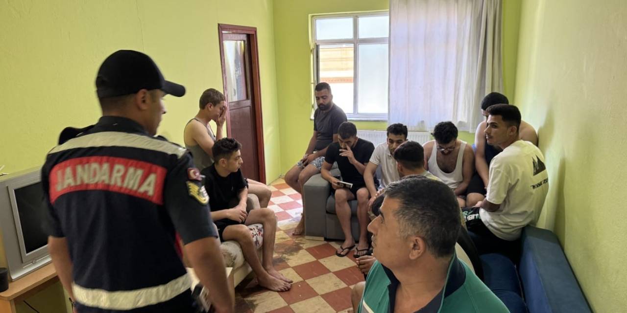 Sakarya’da 13 Göçmen Kaçakçısı Organizatörü Tutuklandı