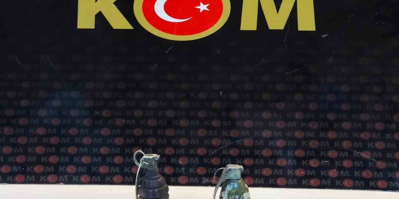 Şüphe Üzerine Durdurulan Araçta 2 El Bombası Çıktı