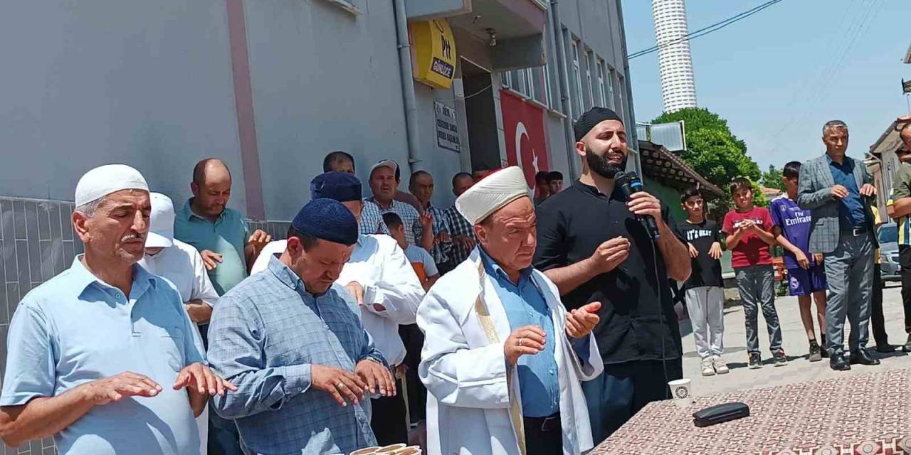 Emet’te Köylüler Yağmur Duasına Çıktı