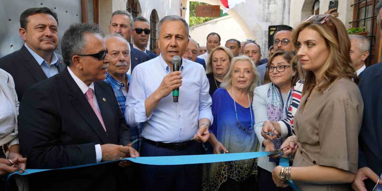 Bakan Yerlikaya Gaziantep’te Esnaf Ziyareti Yaptı, Şekerhan’ın Açılışına Katıldı