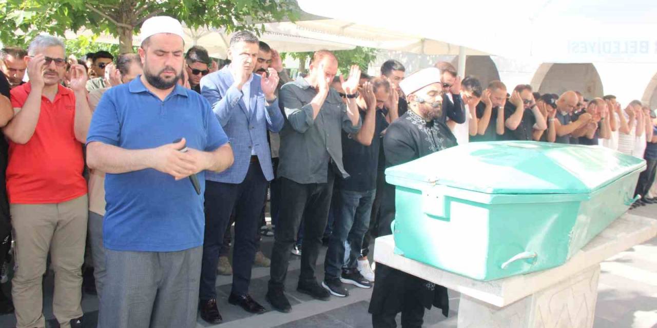 Kazada Hayatını Kaybeden Antrenör Toprağa Verildi