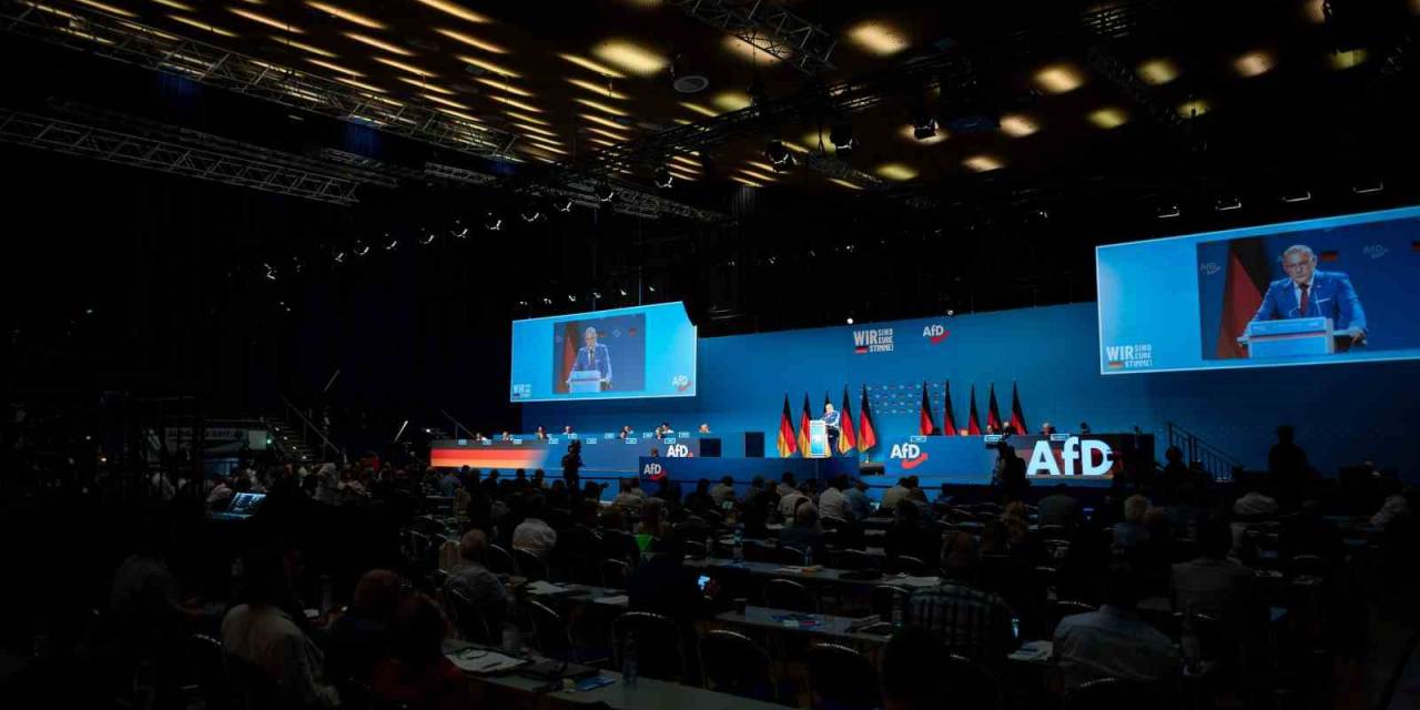 Almanya’da Aşırı Sağcı Afd Karşıtı Protestoya Polis Müdahalesi