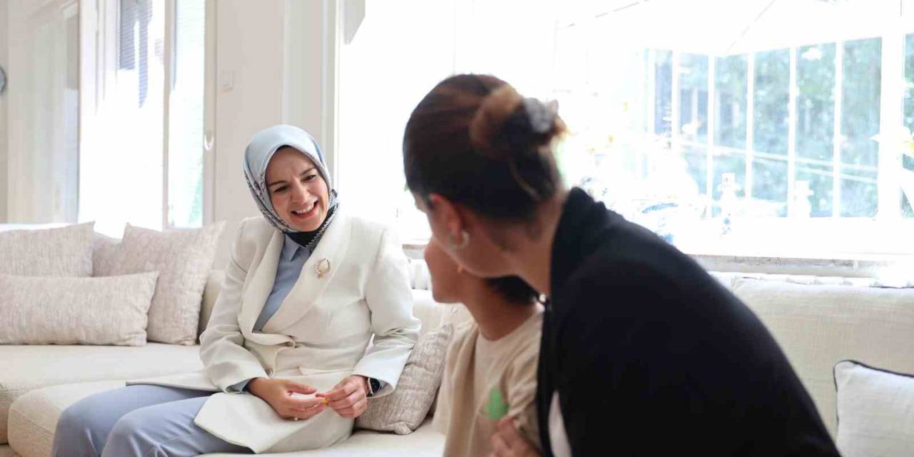 Bakan Göktaş’tan Koruyucu Aile Ziyareti