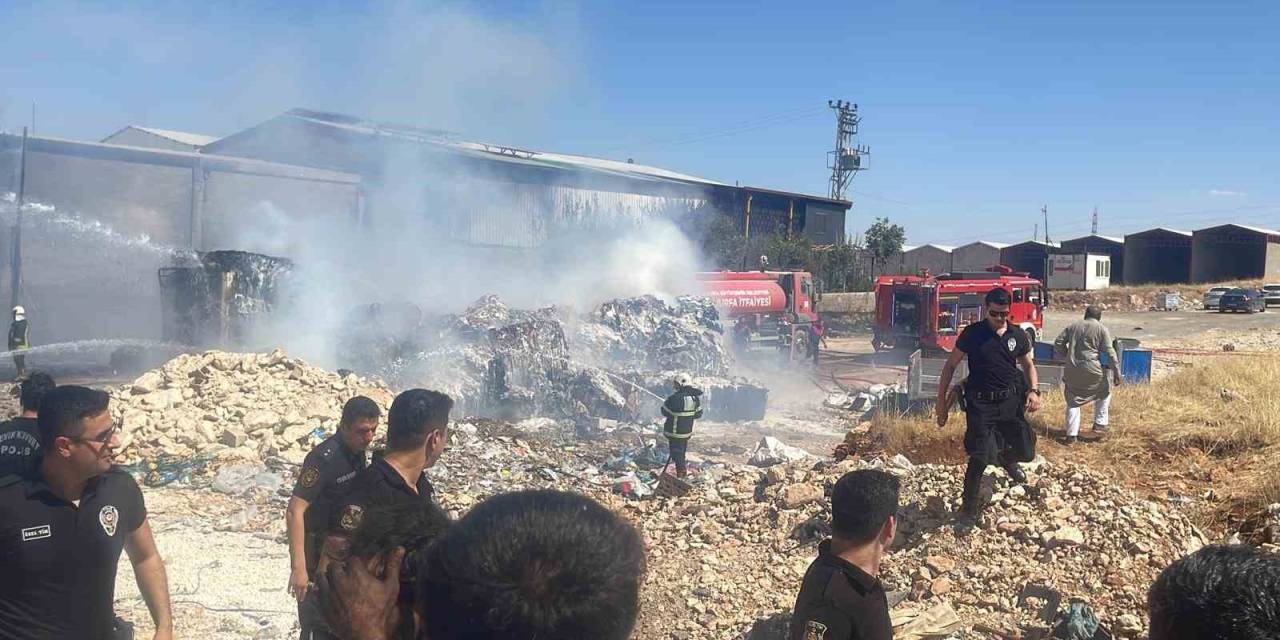 Geri Dönüşüm Fabrikasında Korkutan Yangın