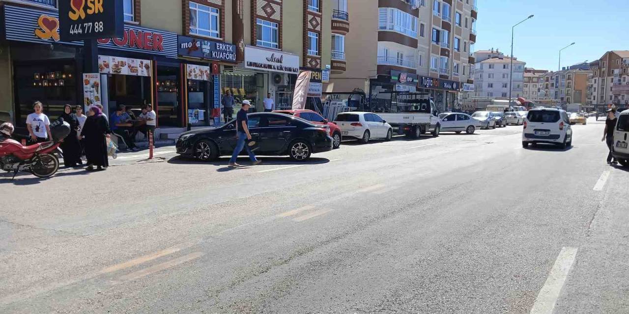 Tırın Altında Ezilen Yaşlı Kadın Hayatını Kaybetti