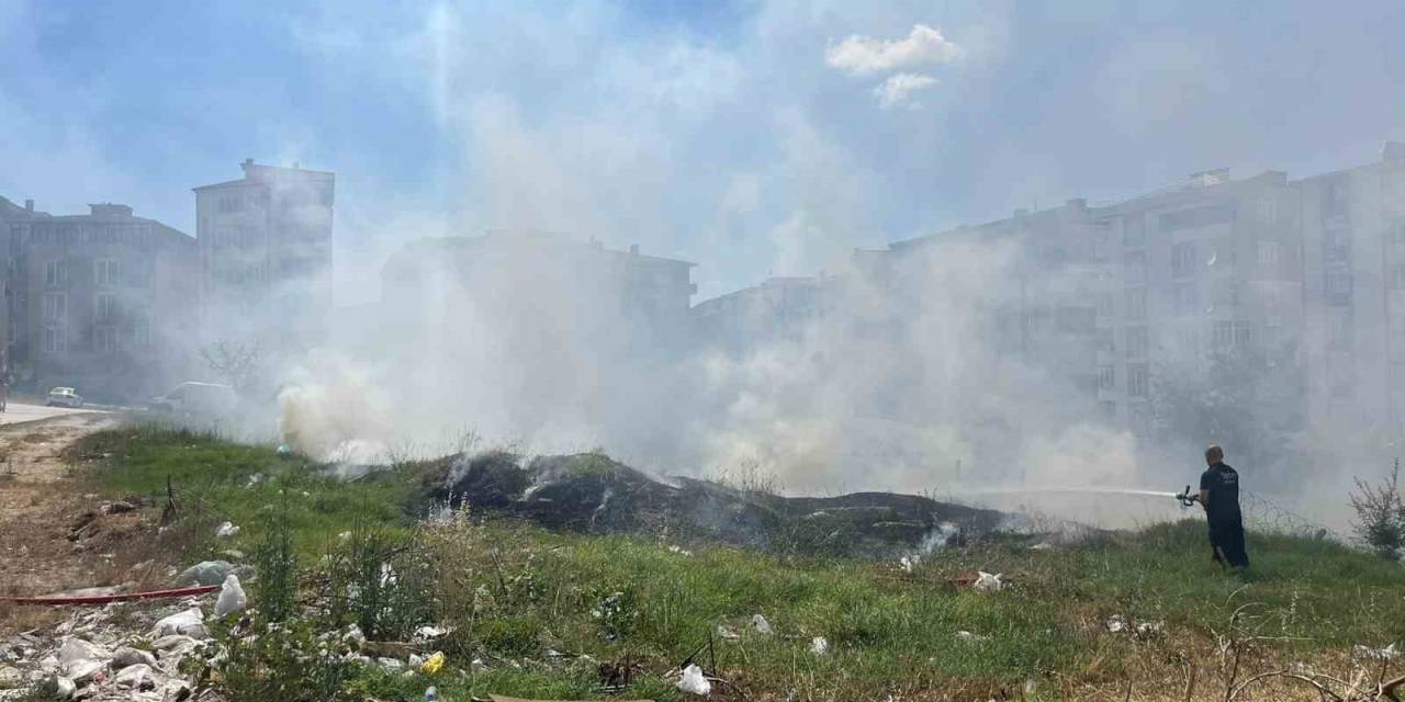 Boş Arazide Yangın Çıktı