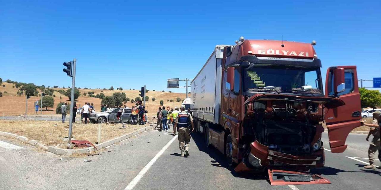 Mardin’de Trafik Kazası: 1’i Ağır, 5 Yaralı