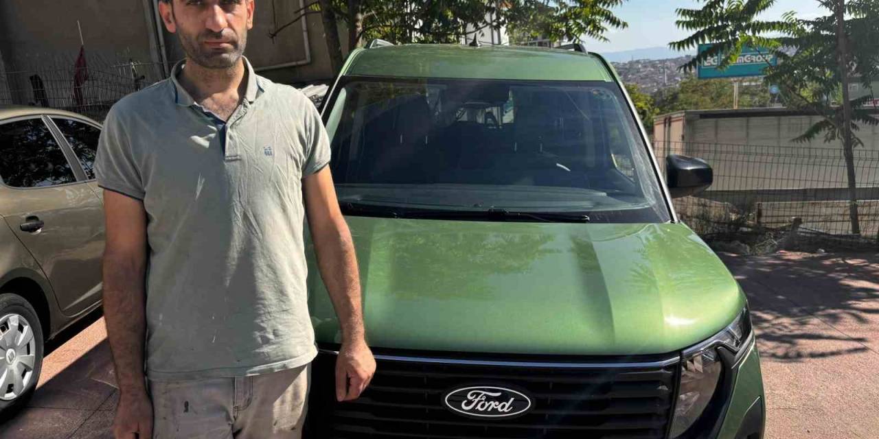 Sıfır Diye Aldığı 2 Araç Da Hasarlı Çıktı