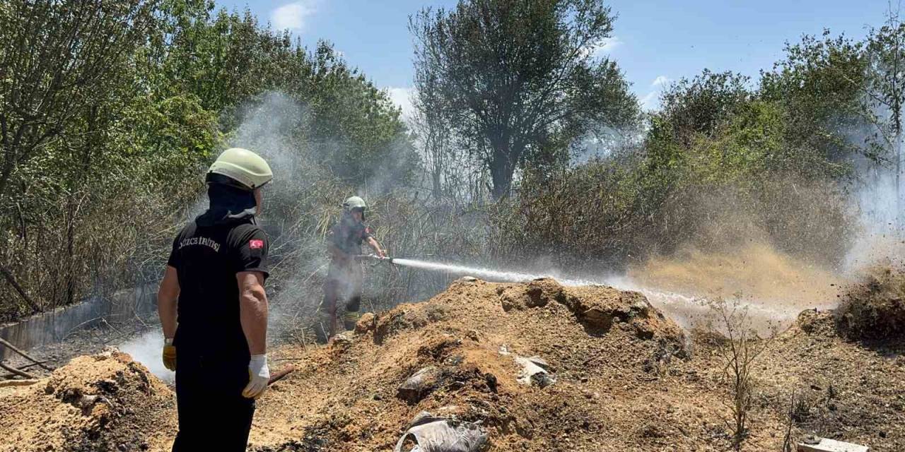 İtfaiyenin Zamanında Müdahalesi, Anız Yangınını Önledi