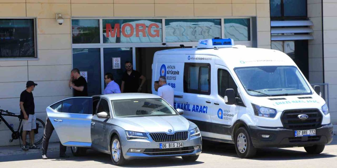 Gazeteci İsmail Küçükkaya’nın Annesi Tatil İçin Geldiği Antalya’da Hayatını Kaybetti