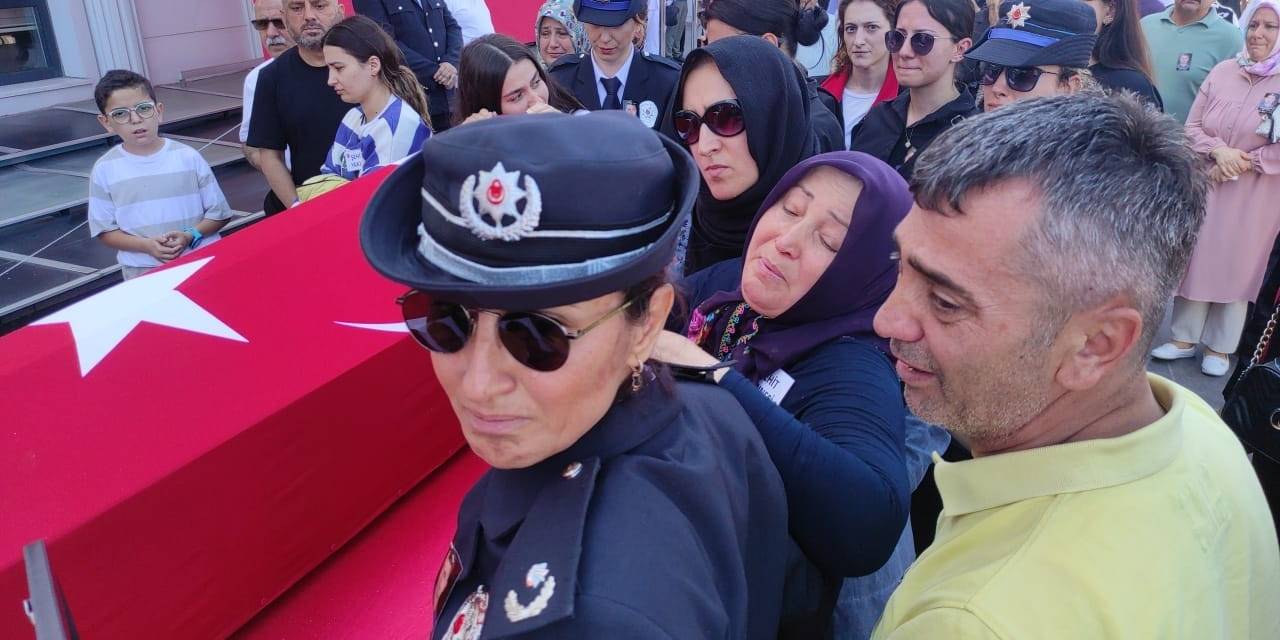 Şehit Polis İçin Tören: Annenin Feryatları Yürekleri Dağladı