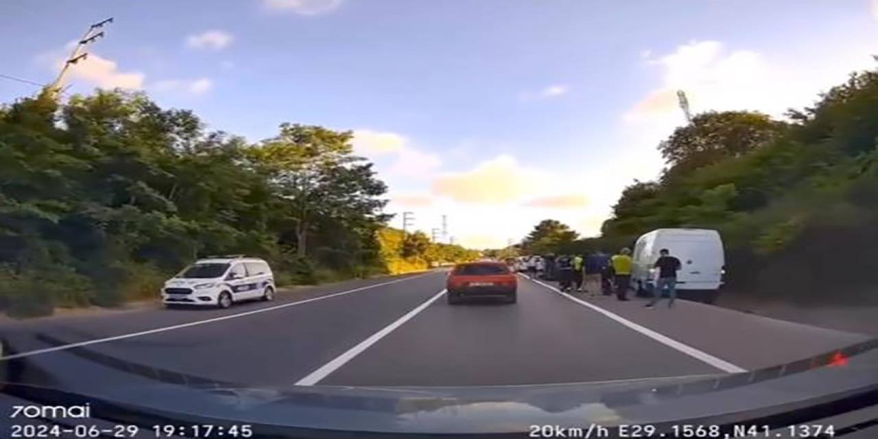 Beykoz-riva Yolunda İki Araç Kaza Yaptı: 3 Yaralı