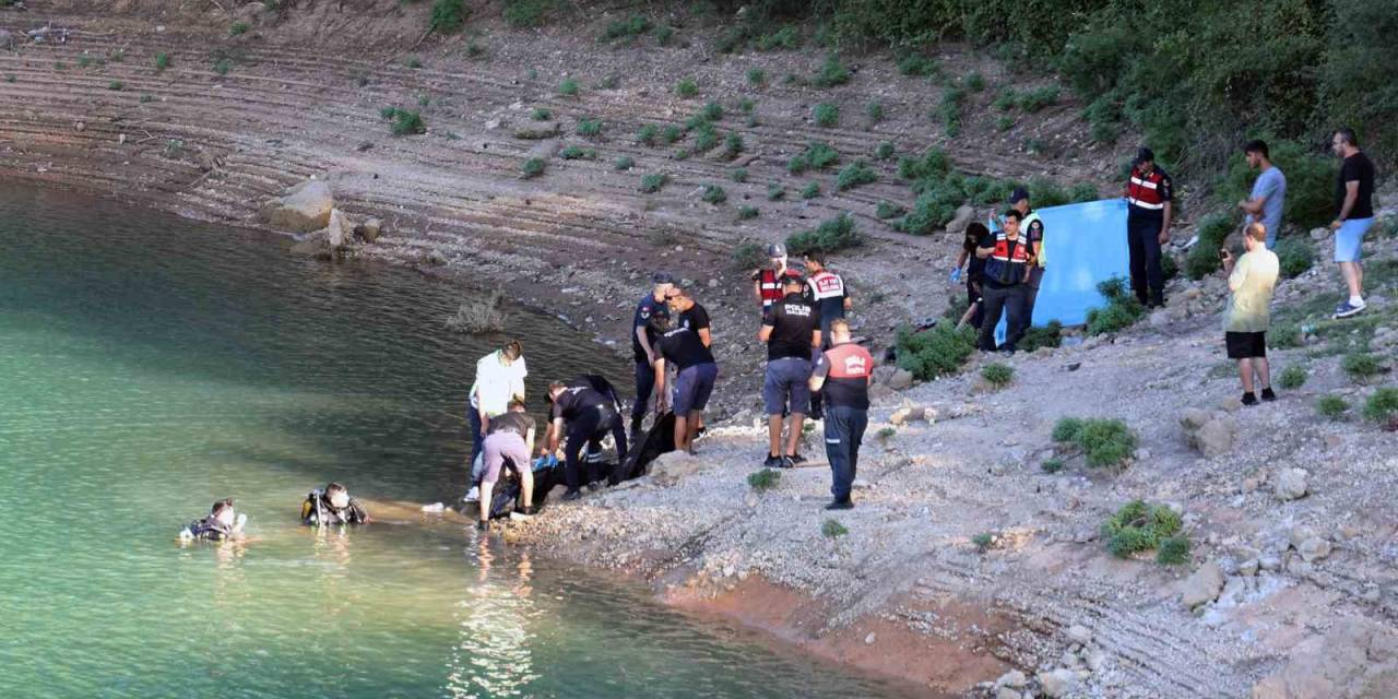 Gölette Boğulan Anne Ve 2 Çocuğunun Cenazeleri Büyükşehir Dalgıçları Tarafından Sudan Çıkarıldı