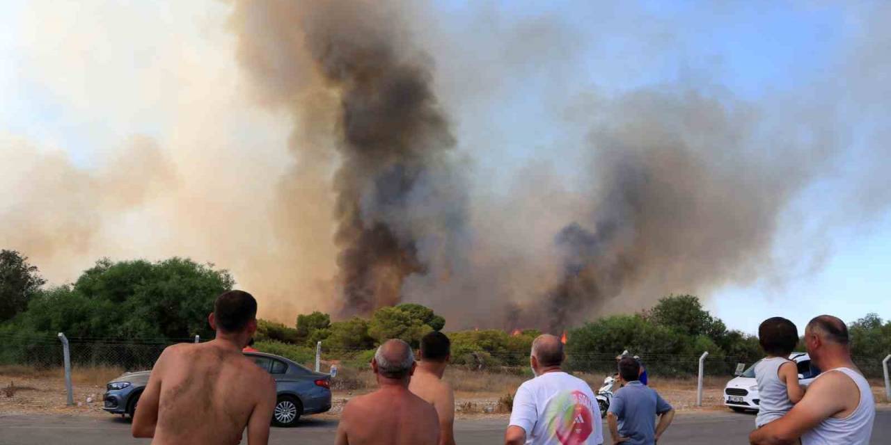 Antalya’daki Yangın Havalimanına Yakın Olması Sebebiyle Havadan Müdahale Kontrollü Olarak Yapılıyor