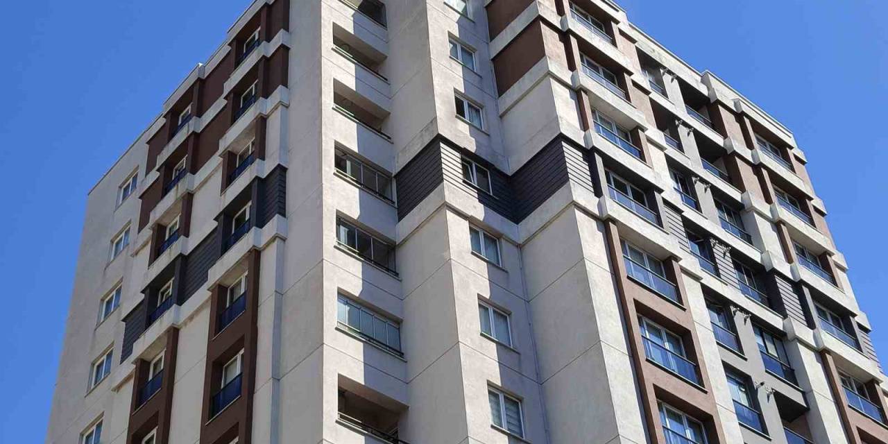 Küçükçekmece’de Saunada Çıkan Yangın Bina Sakinlerini Korkuttu