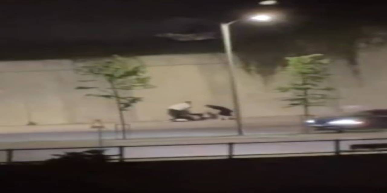 Kaldırımda Oturan Kadını Saçından Tutarak Sürüklemeye Çalıştılar, Yanlarına Gelenleri Kovaladılar