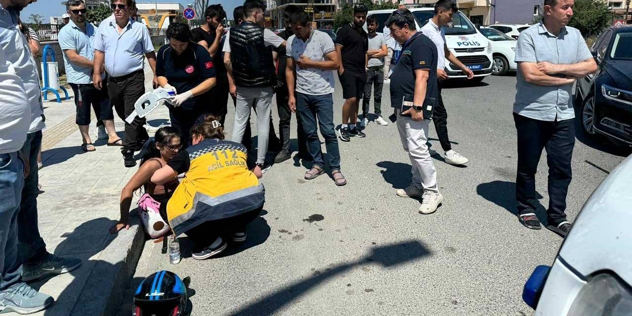 Otomobil İle Çarpışan Motosikletin Sürücüsü Motosikletten Fırladı