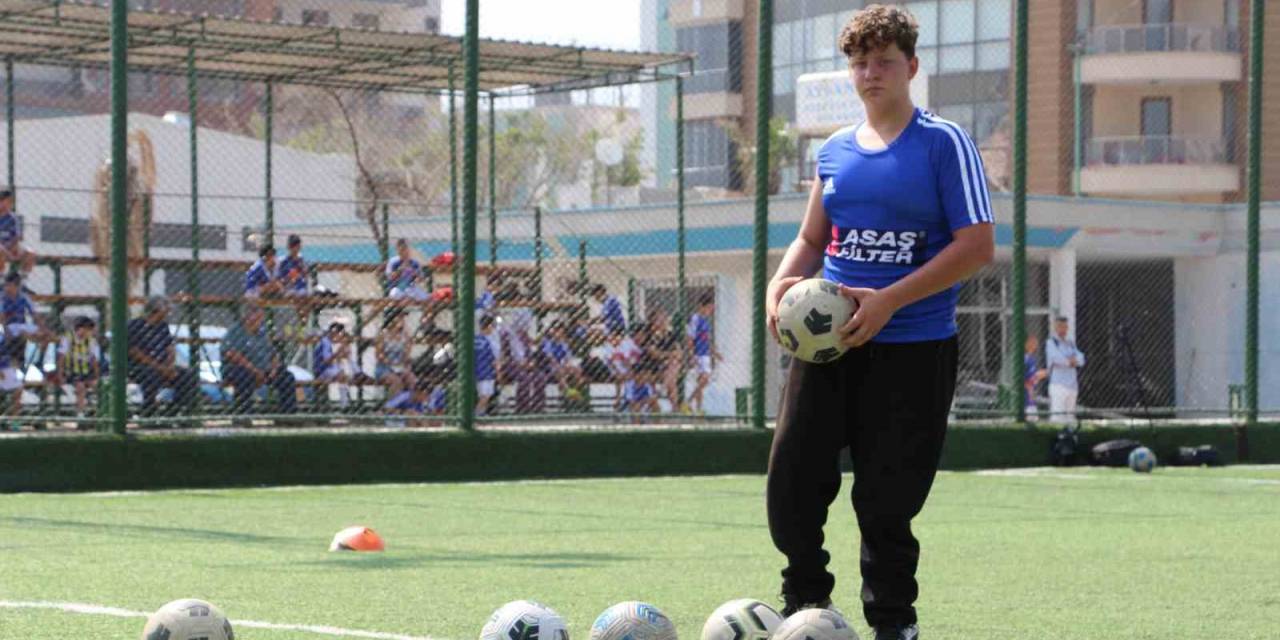 ’kaleci Olmaya Kendimi Adamıştım’ Diyen Genç, Depremde Ampüte Olan Bacağıyla Hayallerinin Peşinden Koşuyor