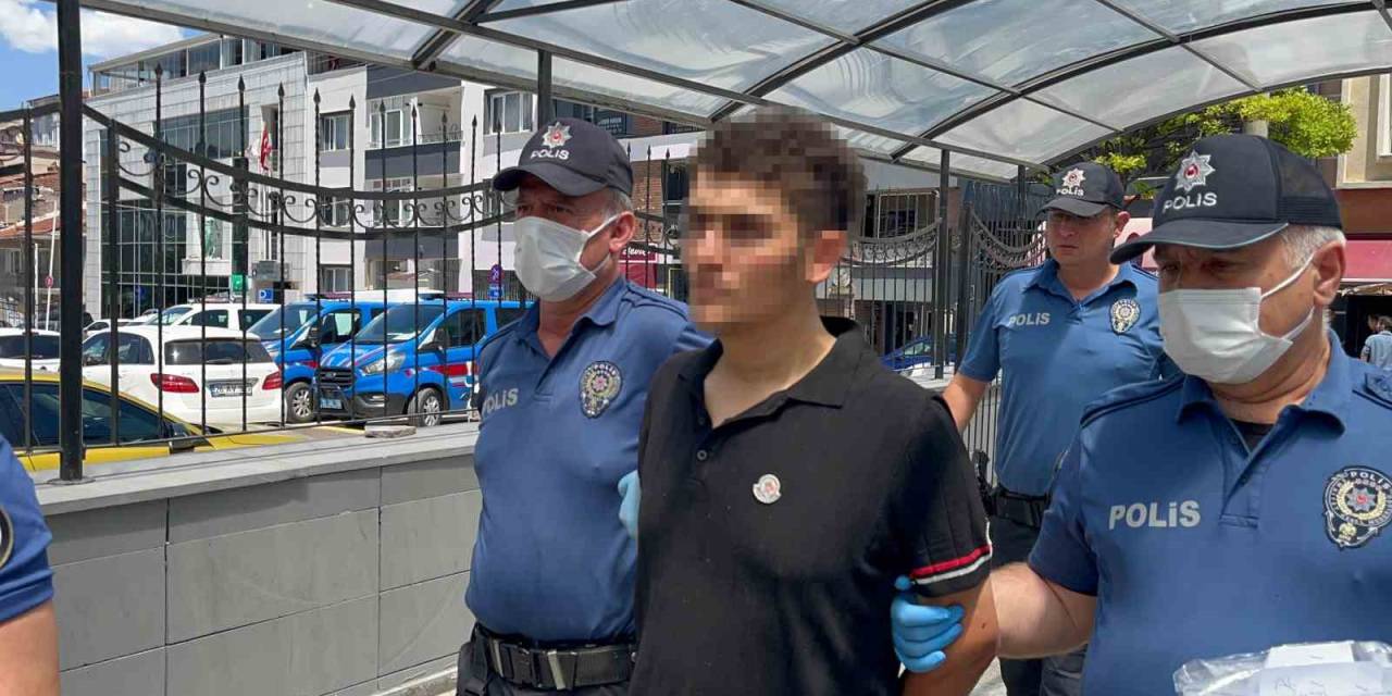 Bıçak Zoruyla Ticari Taksi Ve Lüks Otomobil Gasp Eden Şüpheli, Adliyeye Sevk Edildi