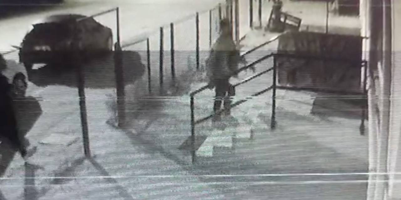 Markalı 5 Çift Ayakkabı Çaldılar