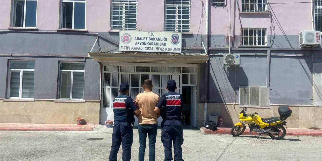 Uyuşturucu Madde Satmaktan 5 Yıl Hapisle Aranan Şahsı Jandarma Yakaladı