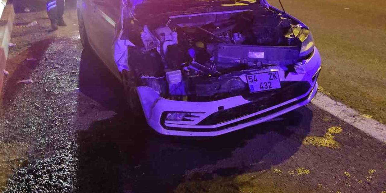 5 Kişinin Bulunduğu Otomobil Tıra Arkadan Çarptı, Burunları Bile Kanamadı