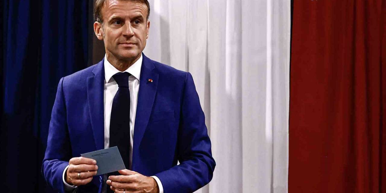 Macron: "Aşırı Sağa Tek Bir Oy Bile Verilmemeli"