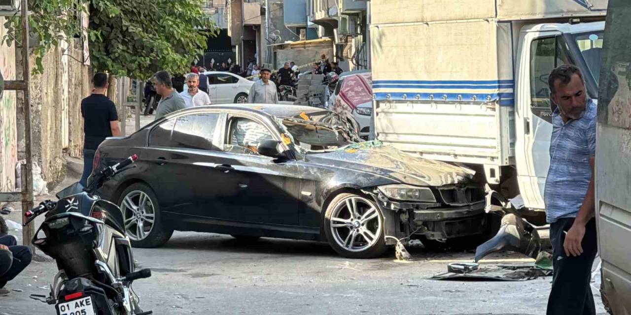 Motosikletli Şüpheliler Kovaladıkları Otomobil Sürücüsünü İnfaz Etti