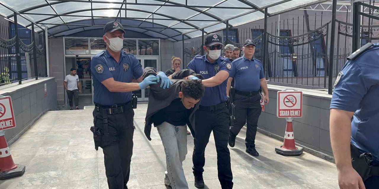 Bıçak Zoruyla Ticari Taksi Ve Lüks Otomobil Gasp Eden Şahıs Tutuklandı