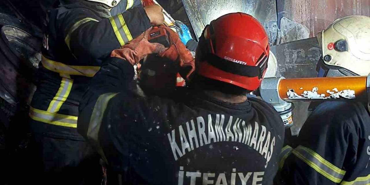 Tır Sürücüsü Yanarak Hayatını Kaybetti