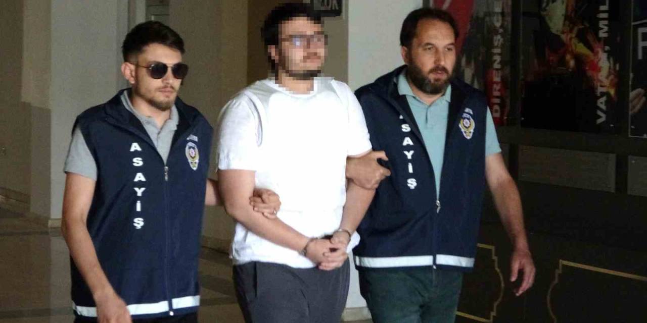 Kütahya’da Annesini Ve Üvey Babasını Öldüren Zanlı Adliyeye Sevk Edildi