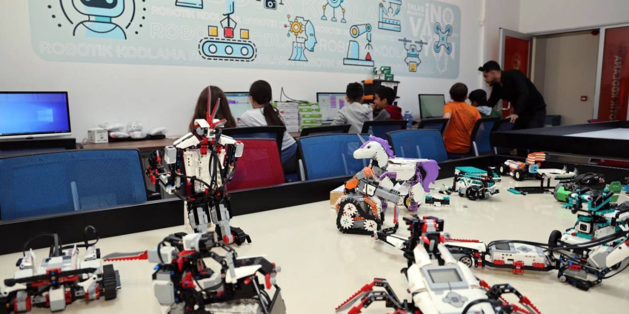 İnovasyon Merkezi Genç Kaşifleri Bekliyor