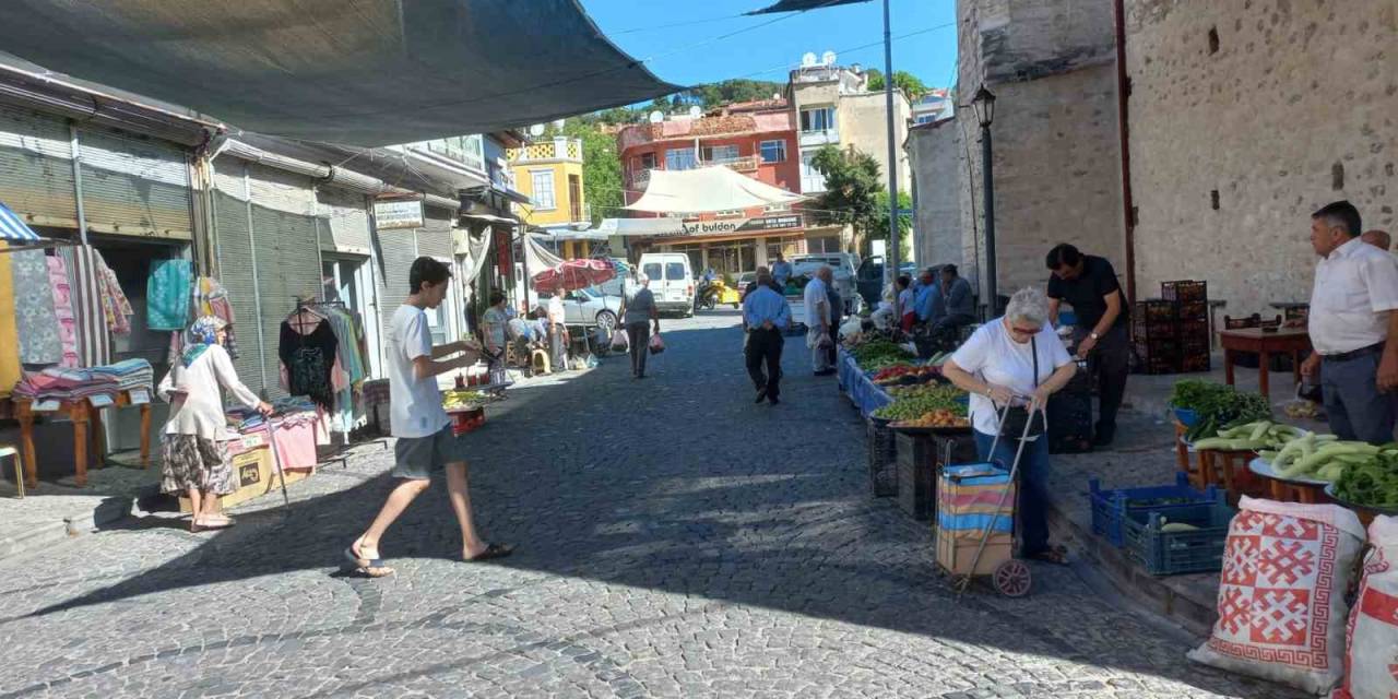 Buldan’da Yukarı Pazar Kuldu