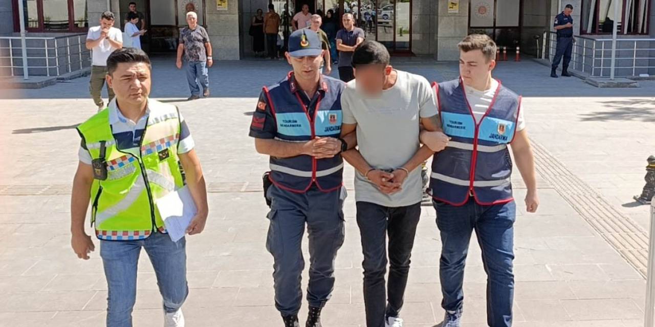 Motosikletliye Çarpıp Ölümüne Sebep Olan Sürücü: "Köpeğe Çarptığımı Sandım"