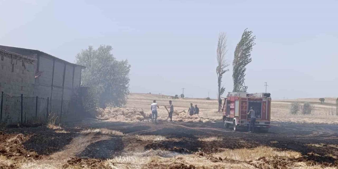 Hüyük’te Saman Balyası Ve Tarla Yangını