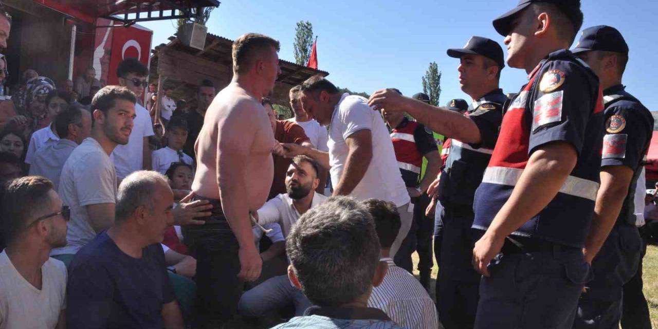 Hacet Bayramında İpler Gerildi: Jandarma Kavgayı Önledi