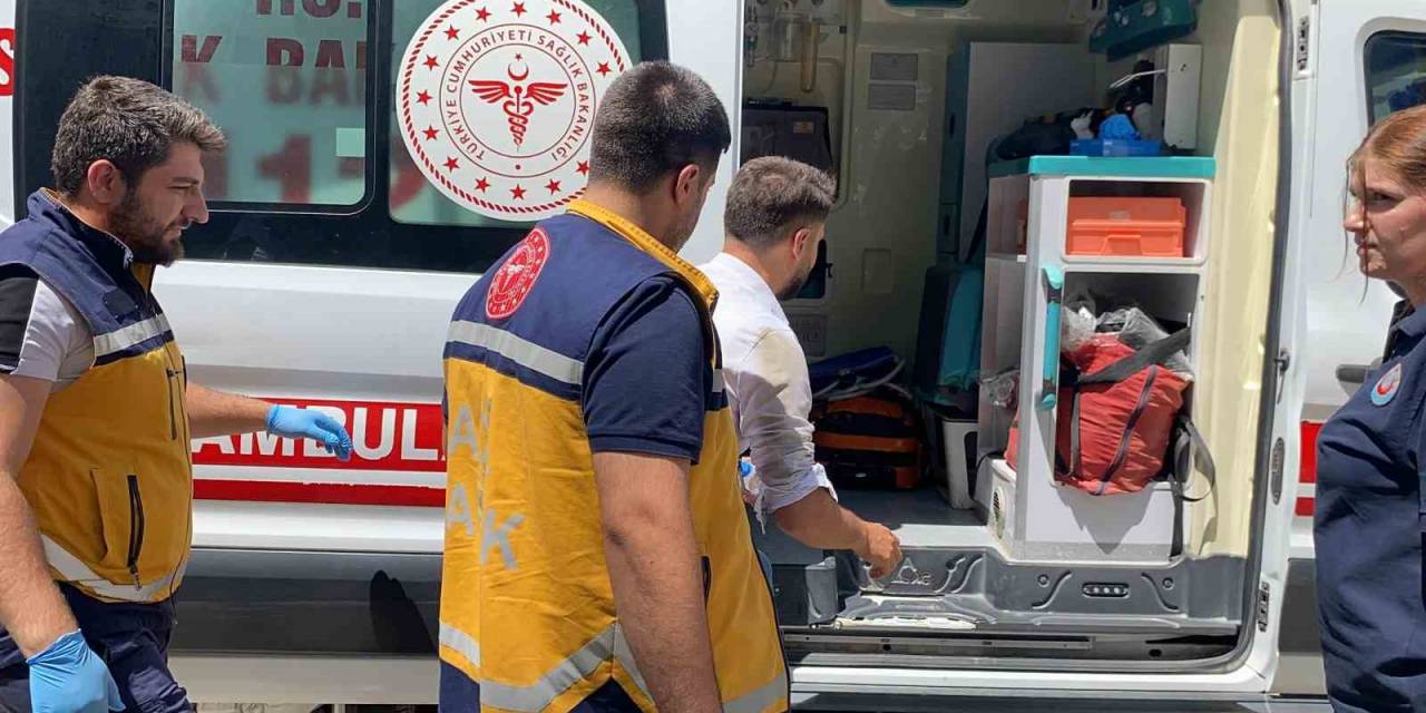 Devrilen Motosikletin Sürücüsü Yaralandı