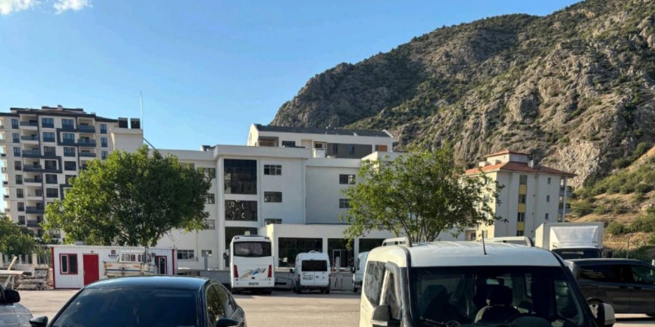 Amasya’da 15 Kaçak Göçmen Yakalandı, 3 Kişi Tutuklandı