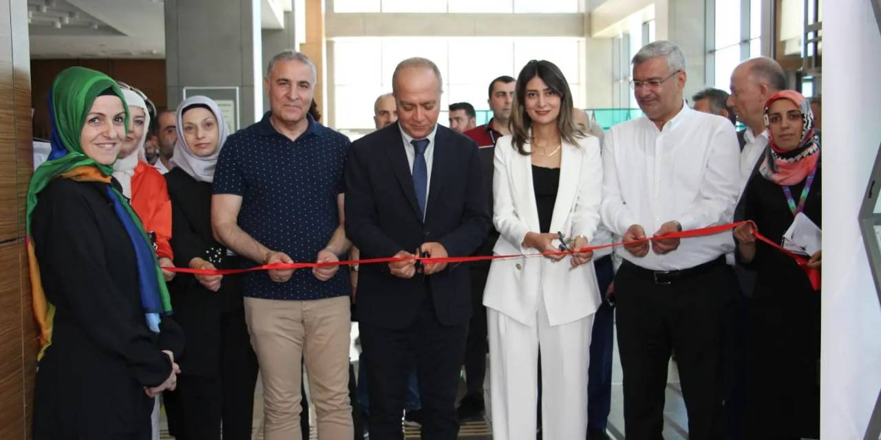 Elazığ’da Hasta Ve Yakınlarının Katkısı İle El İşi Ve Resim Sergisi Açıldı