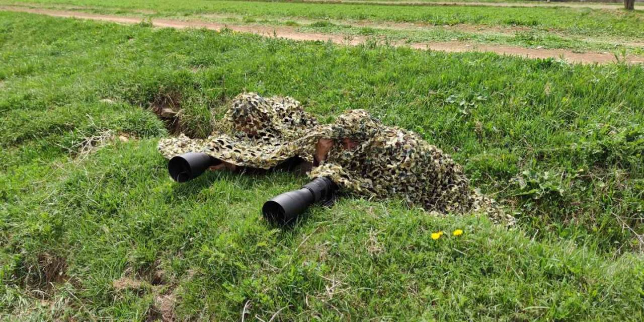 Doğa Fotoğrafçıların Sabırla Çekecekleri O Anı Saatlerce Bekliyor