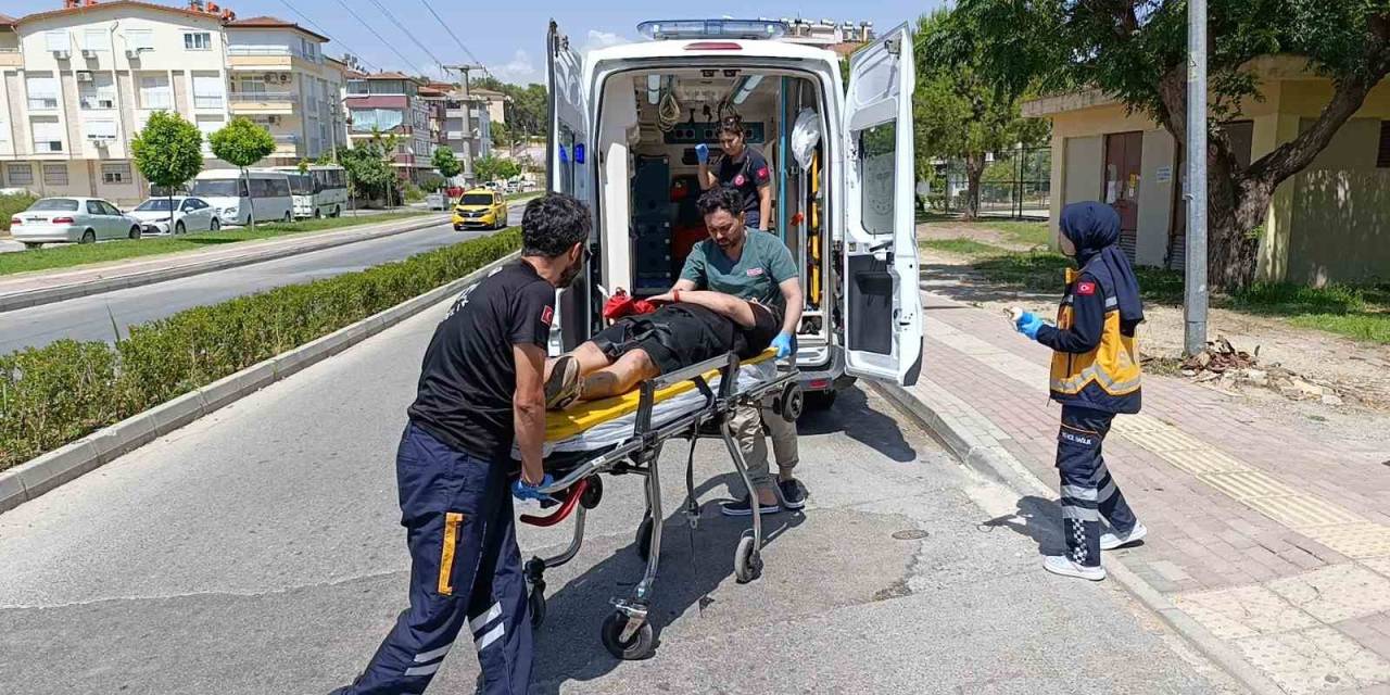 Manavgat’ta Otomobil İle Motosiklet Çarpıştı: 1 Yaralı