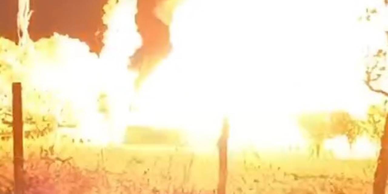 Gümüşhane’de Yanan Tek Katlı Evdeki Patlama Anı Kamerada