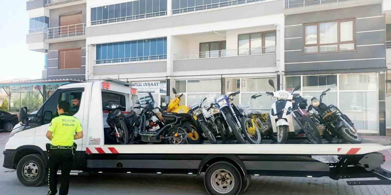 Kulu’da Plakasız, Ruhsatsız Ve Belgesiz Motosikletler Toplanıyor