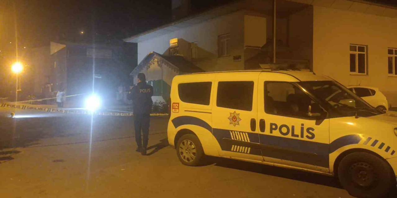 Erzurum’da Kısır Gecesinde Tartışma Çıktı, Damat Yaralandı