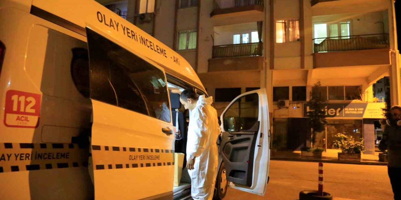 Binayı Saran Ağır Koku İhbarına Gelen Polis Ekipleri Daire Sahibinin Cansız Bedeni İle Karşılaştı